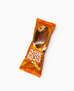 Karamellis med salt karamellfyll og melkesjokoladesmakstrekk med mandler PASAKA GELATO  82g,(538)